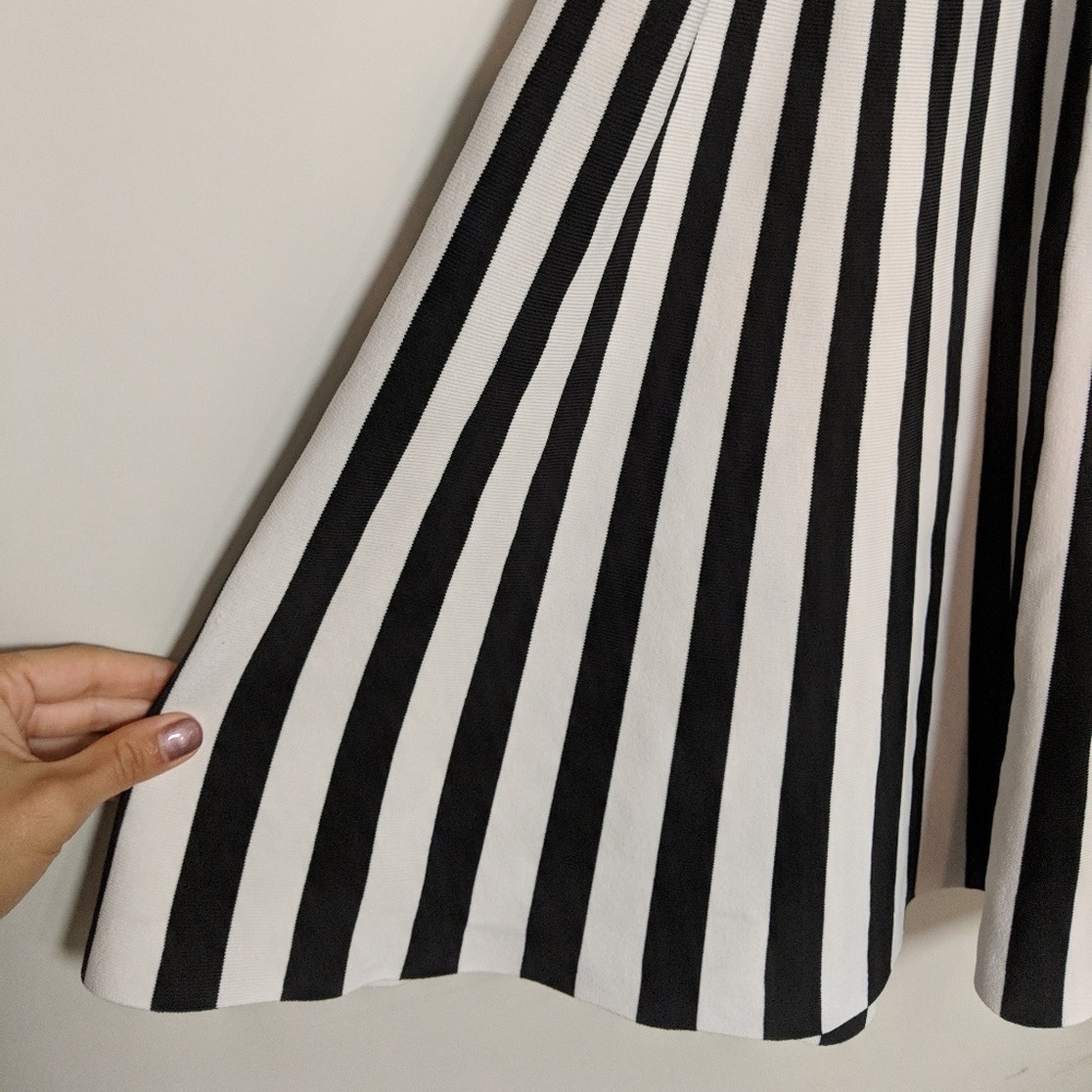 Knit Black and White Guess dress.